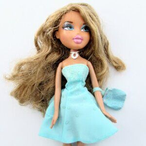 Bratz Hollywood Style Yasmin Fashion Doll‎ MGA Entertainment Missing Feet